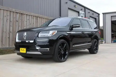 Black Lincoln Navigator detailed by Derrick's Details