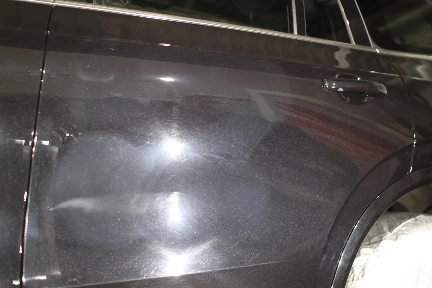 Black Volvo XC90 before paint correction