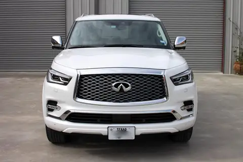 White Infiniti QX80 detailed by Derrick's Details
