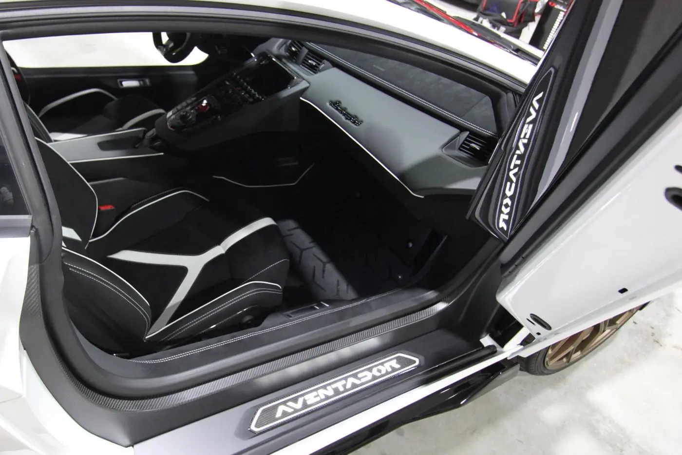 White Lamborghini Aventador SVJ detailed by Derrick's Details in Austin, photo 8 of 16